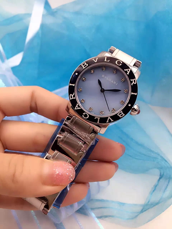 ブルガリ時計正面デザイン